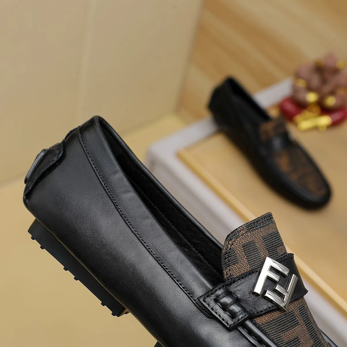 Men's shoes💰380💰💰[FENDI-FENDI] Classic new men's casual slip-on shoes🇨🇳Counter quality, original 1:1 high-quality workmanship💯The upper is made of imported first-layer cow Leather, 🐷leather lining, fashionable lazy beanie design 🌴casual Loaf style, with original raw rubber wear-resistant outsole 🌾definitely high-end and classy, only for drivers 🍀A must-have for trendy men, @@optional! 🍓Code number 38-44 (45🉑️customized, non-refundable and non-exchangeable)